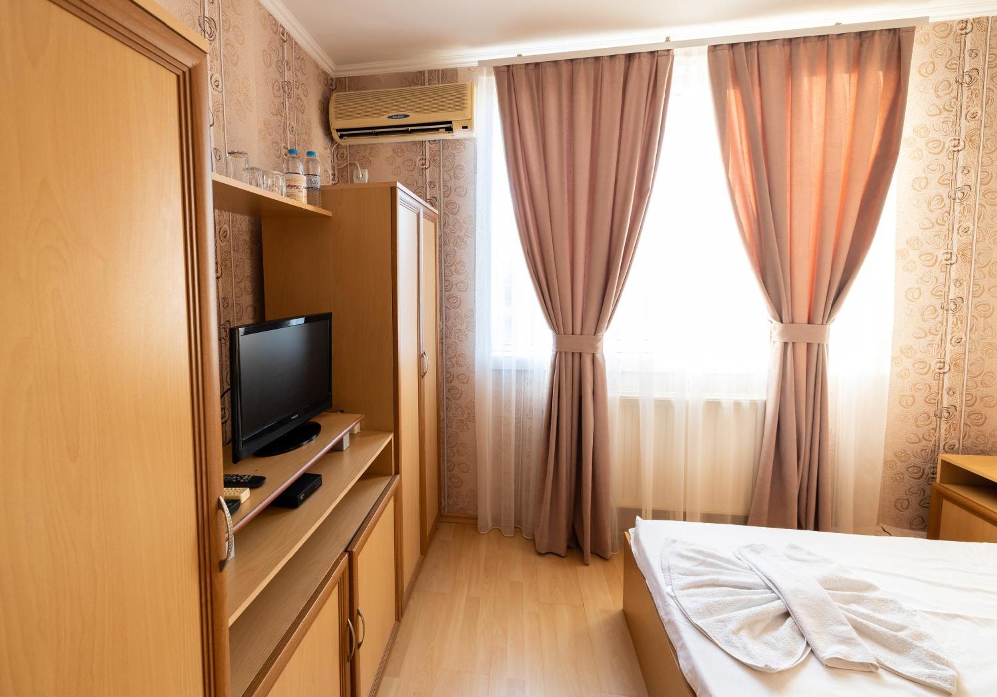 Hotel Kibor Gulubovo  Экстерьер фото