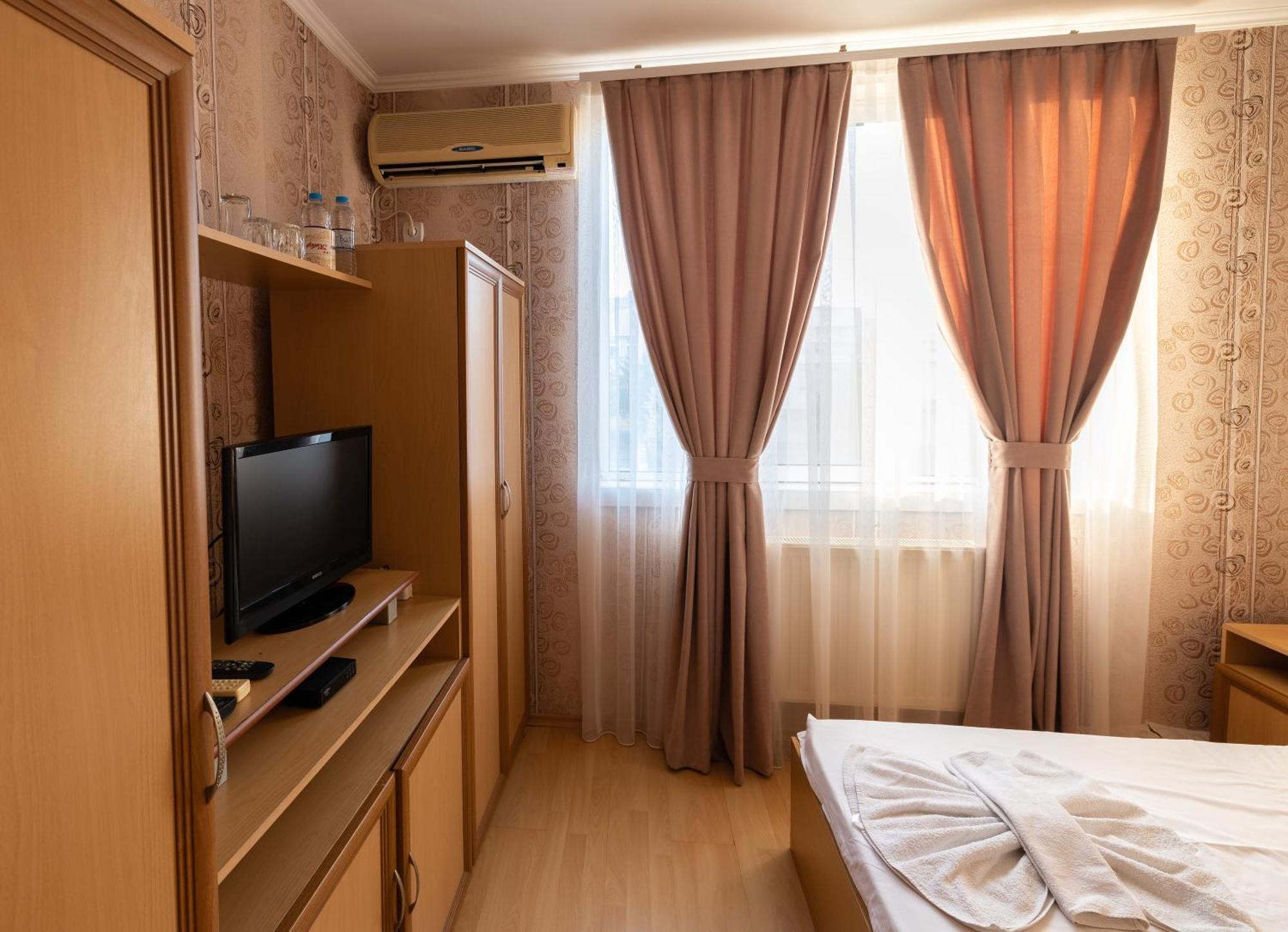 Hotel Kibor Gulubovo  Экстерьер фото