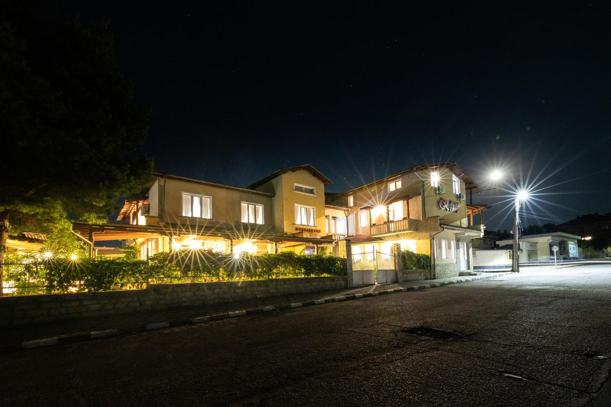 Hotel Kibor Gulubovo  Экстерьер фото