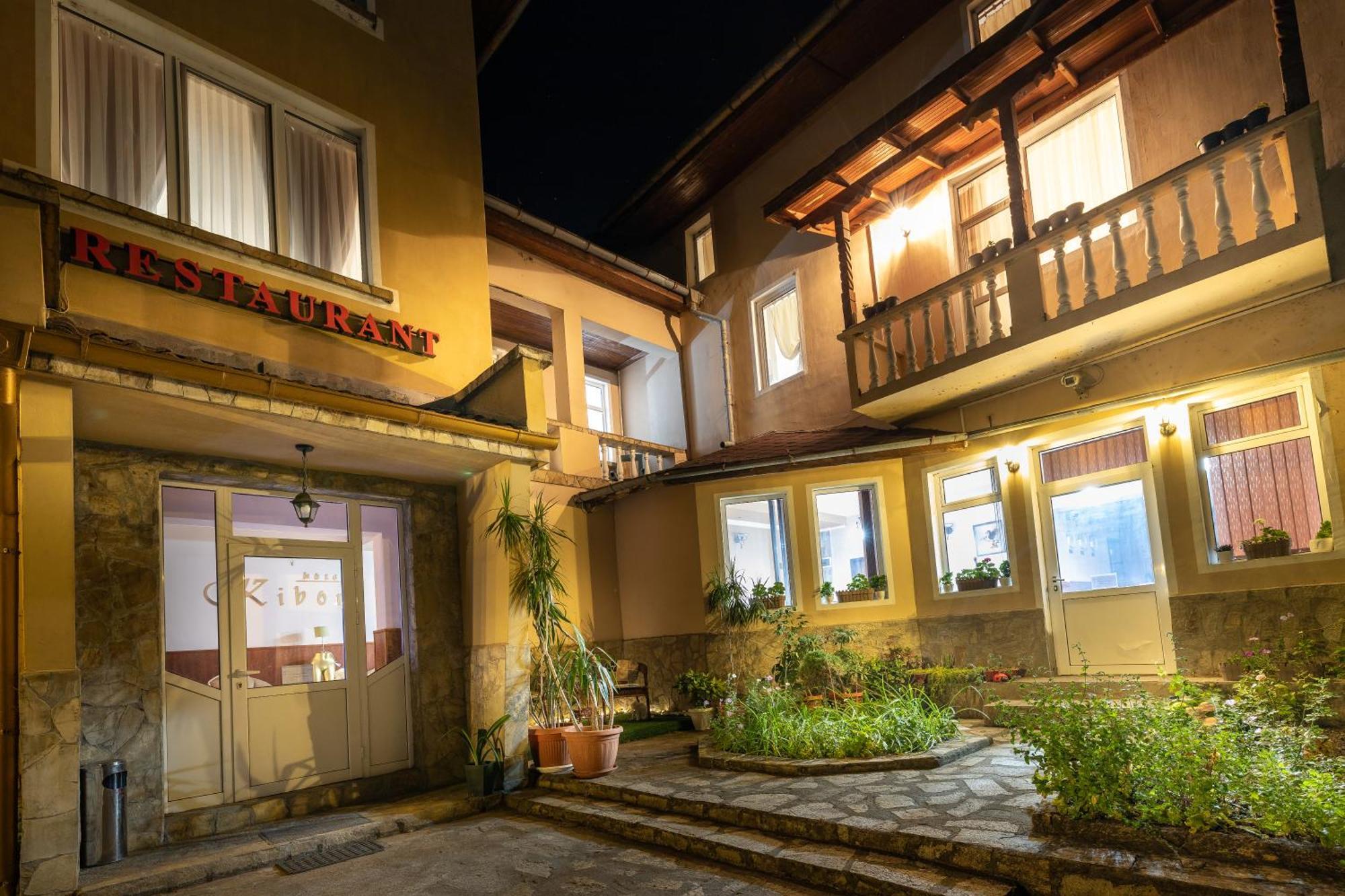 Hotel Kibor Gulubovo  Экстерьер фото